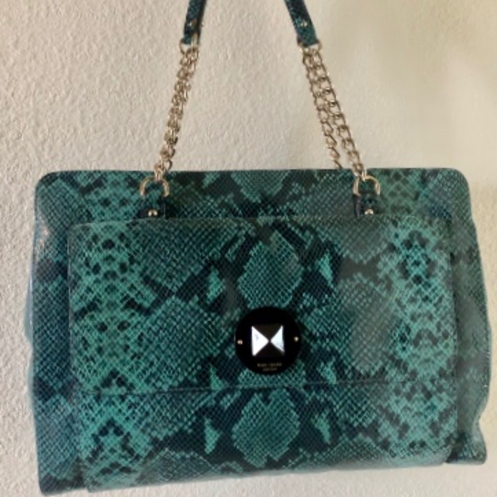 BEAUTIFUL KATE SPADE PURSE